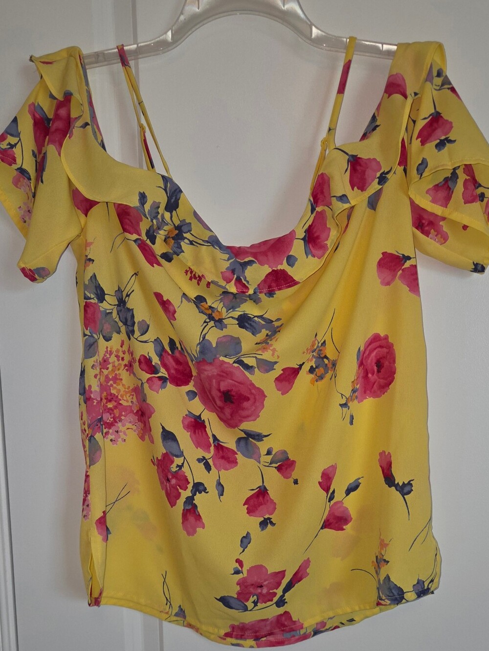 Skies Are Blue Yellow Floral Cold Shoulder Ruffle Top Medium